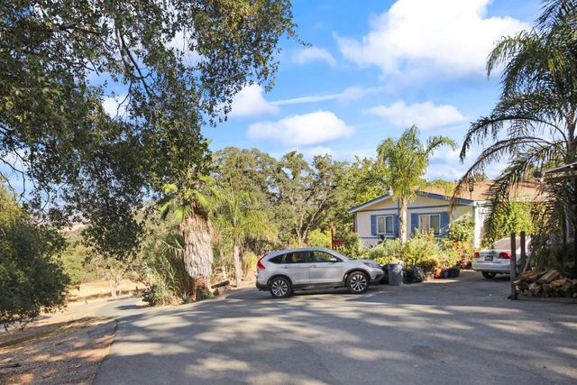 901 Quail Oaks Rd, Valley Springs, CA 95252