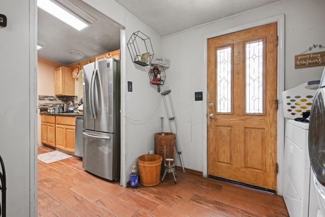 901 Quail Oaks Rd, Valley Springs, CA 95252