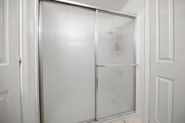 901 Quail Oaks Rd, Valley Springs, CA 95252