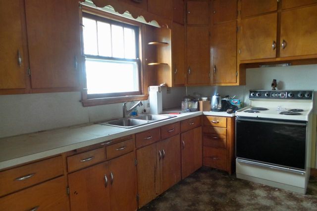 112 N 2ND STREET, Abbotsford, WI 54405