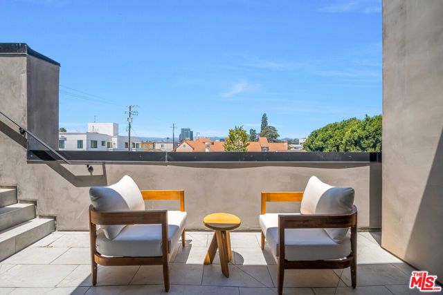 1861 Barry Avenue, Los Angeles, CA 90025