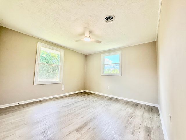121 Irene DR, Vinton, VA 24179