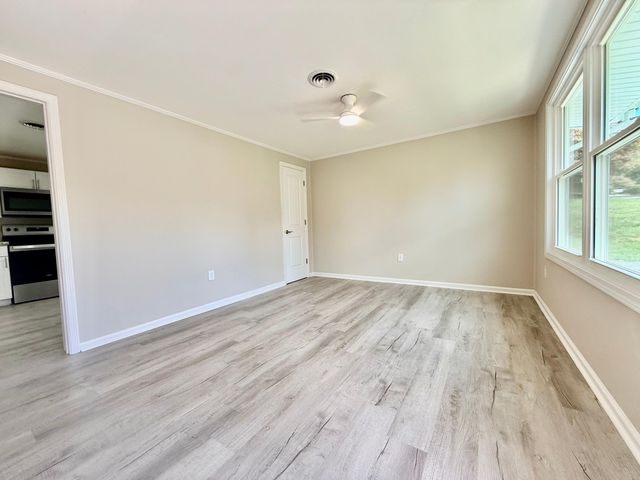 121 Irene DR, Vinton, VA 24179