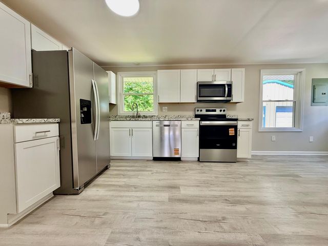 121 Irene DR, Vinton, VA 24179