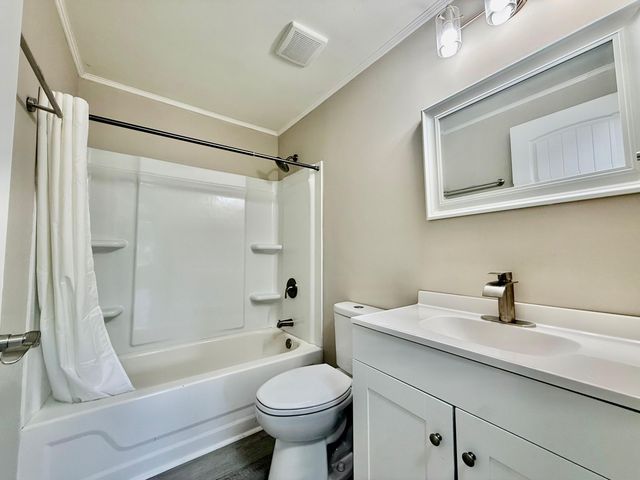 121 Irene DR, Vinton, VA 24179