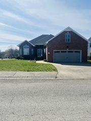 650 Appomattox Ct, Clarksville, TN 37043