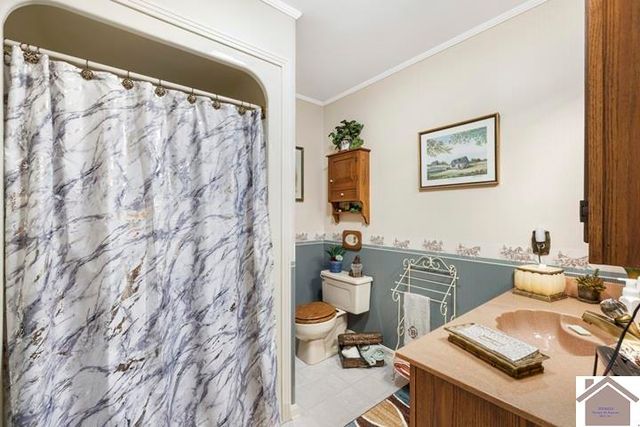 281 Lakeview Drive, Mayfield, KY 42066