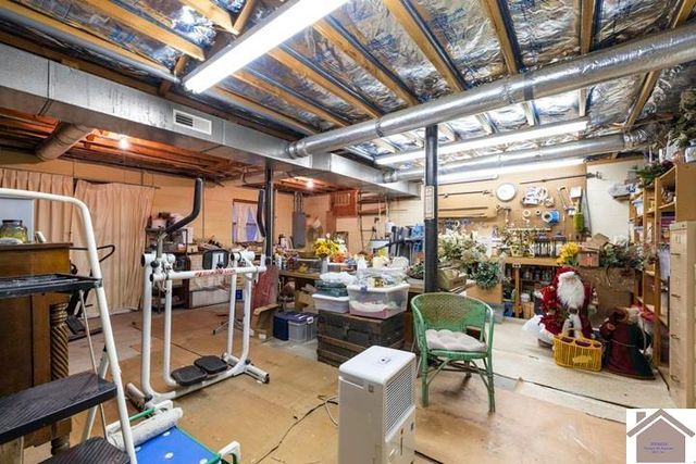 281 Lakeview Drive, Mayfield, KY 42066