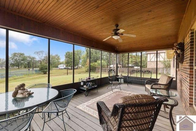 281 Lakeview Drive, Mayfield, KY 42066