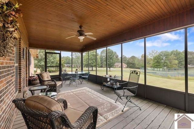 281 Lakeview Drive, Mayfield, KY 42066