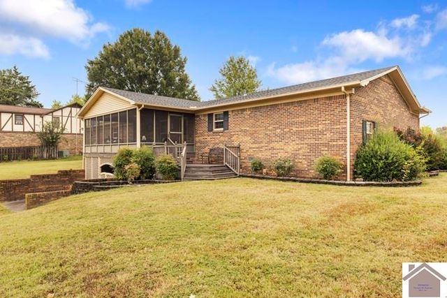 281 Lakeview Drive, Mayfield, KY 42066