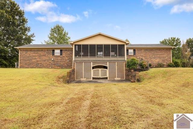 281 Lakeview Drive, Mayfield, KY 42066