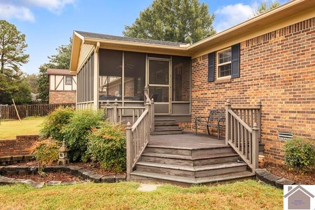 281 Lakeview Drive, Mayfield, KY 42066