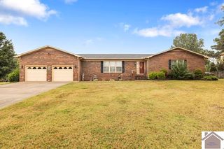 281 Lakeview Drive, Mayfield, KY 42066