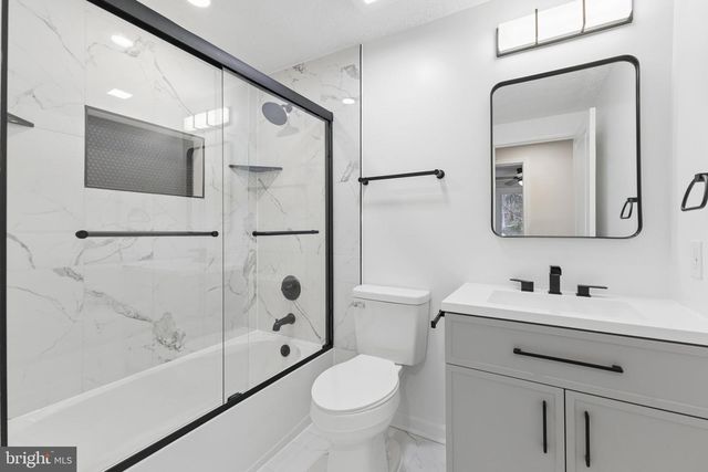 15915 FAIRWAY DR, Dumfries, VA 22025