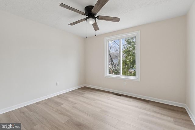 15915 FAIRWAY DR, Dumfries, VA 22025