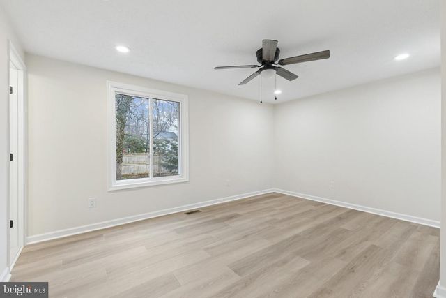 15915 FAIRWAY DR, Dumfries, VA 22025