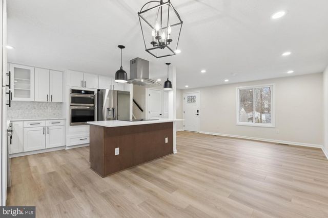 15915 FAIRWAY DR, Dumfries, VA 22025