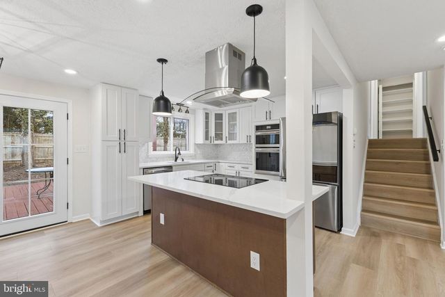 15915 FAIRWAY DR, Dumfries, VA 22025