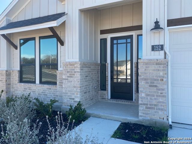 152 W Magnolia Circle, La Vernia, TX 78121