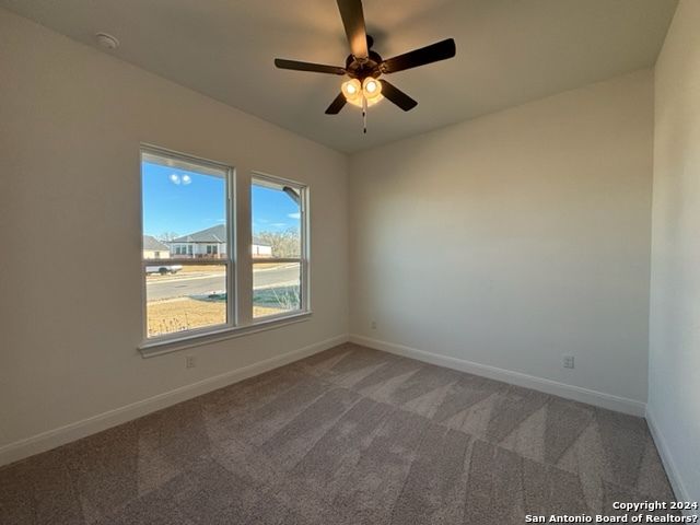 152 W Magnolia Circle, La Vernia, TX 78121