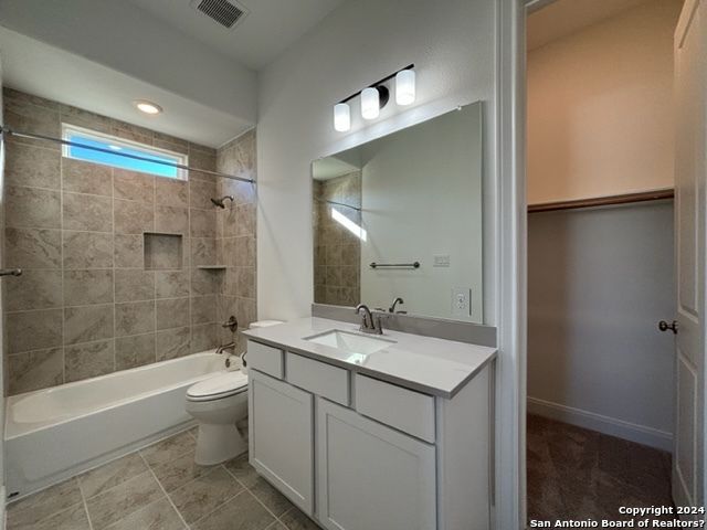 152 W Magnolia Circle, La Vernia, TX 78121