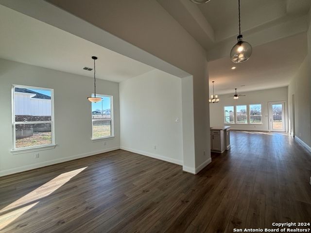 152 W Magnolia Circle, La Vernia, TX 78121