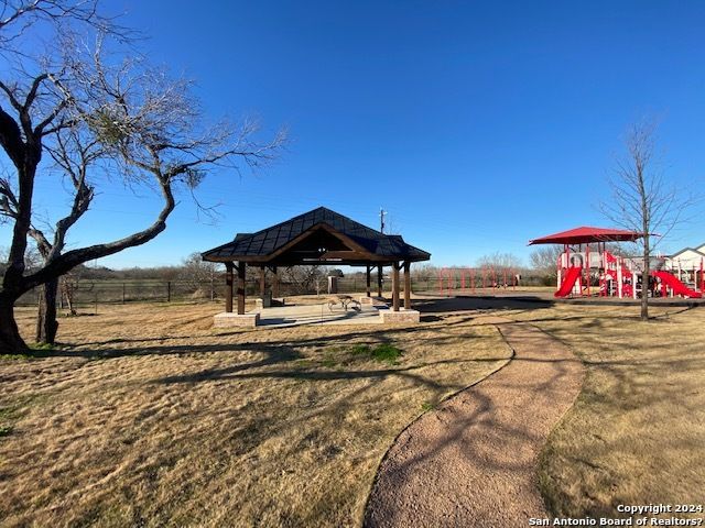 152 W Magnolia Circle, La Vernia, TX 78121