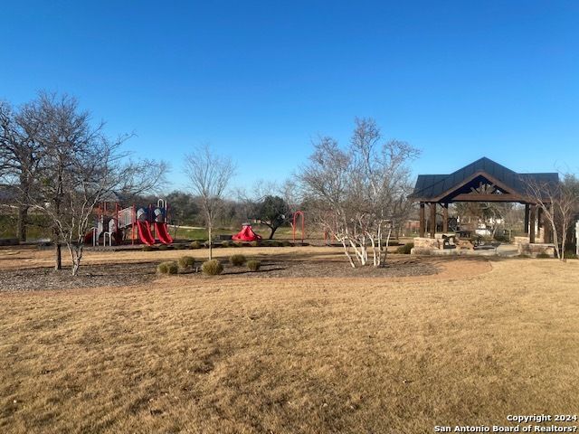 152 W Magnolia Circle, La Vernia, TX 78121