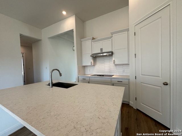 152 W Magnolia Circle, La Vernia, TX 78121