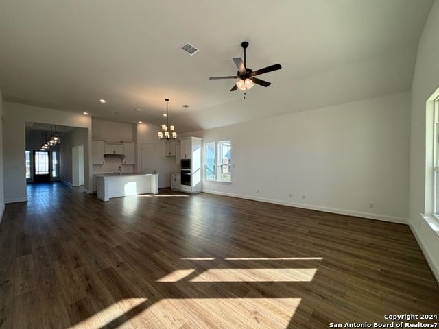 152 W Magnolia Circle, La Vernia, TX 78121
