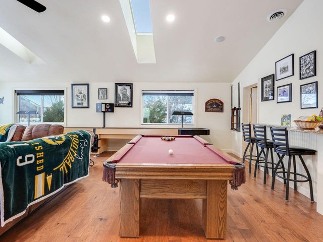 1735 S Oneida STREET, Green Bay, WI 54304