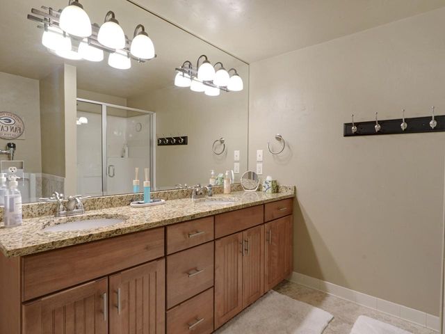 1735 S Oneida STREET, Green Bay, WI 54304