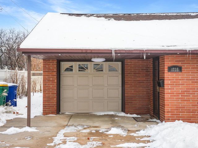 1735 S Oneida STREET, Green Bay, WI 54304
