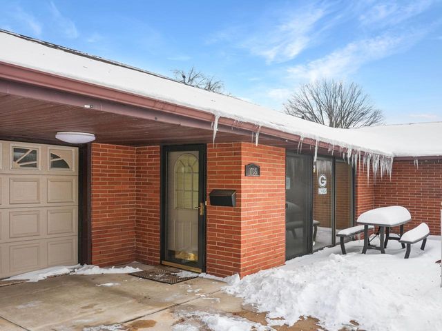 1735 S Oneida STREET, Green Bay, WI 54304