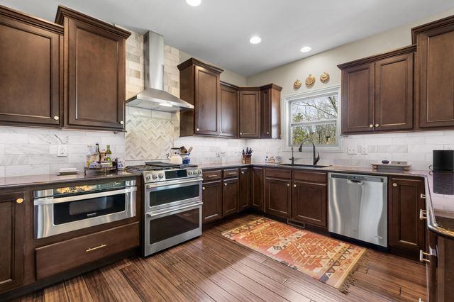 5106 HENWICH CT, Columbia, MO 65203