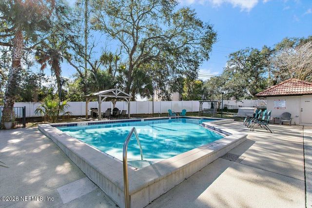 1307 RIVER HILLS Circle E 9, Jacksonville, FL 32211