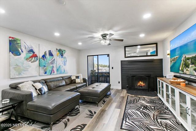 1307 RIVER HILLS Circle E 9, Jacksonville, FL 32211