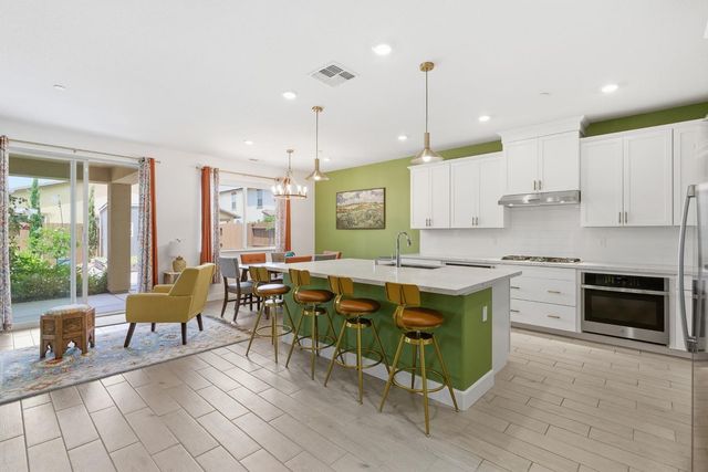1049 Blue Range Way, Roseville, CA 95747