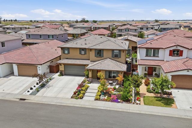 1049 Blue Range Way, Roseville, CA 95747