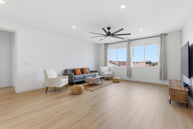 1049 Blue Range Way, Roseville, CA 95747