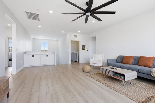 1049 Blue Range Way, Roseville, CA 95747