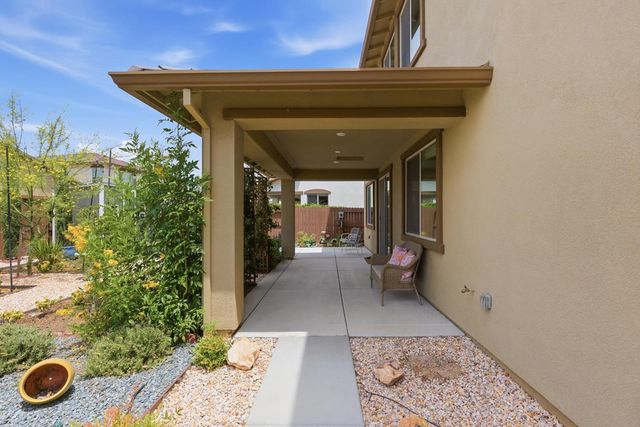 1049 Blue Range Way, Roseville, CA 95747