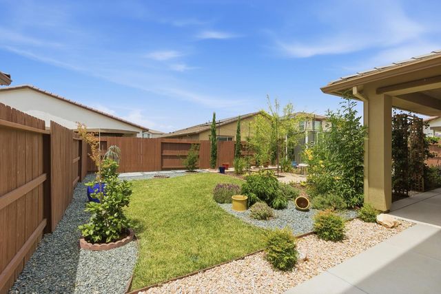 1049 Blue Range Way, Roseville, CA 95747