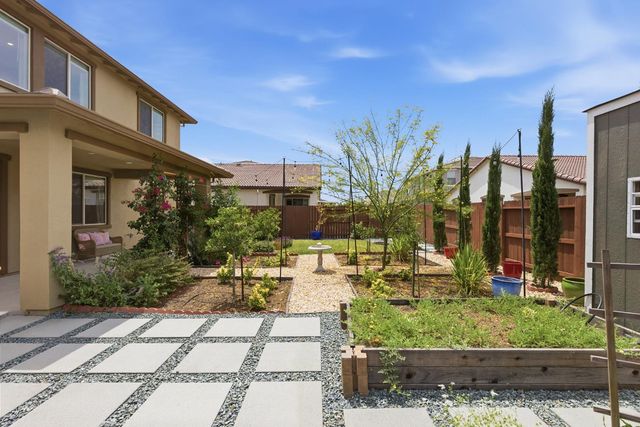 1049 Blue Range Way, Roseville, CA 95747
