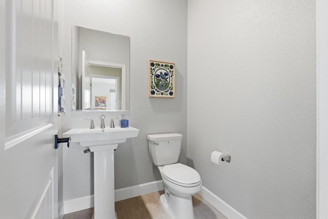 1049 Blue Range Way, Roseville, CA 95747