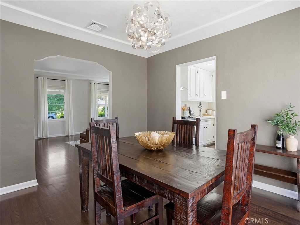 Image 9 of property listing at 5233 Lemp Avenue, Valley Village, CA 91601