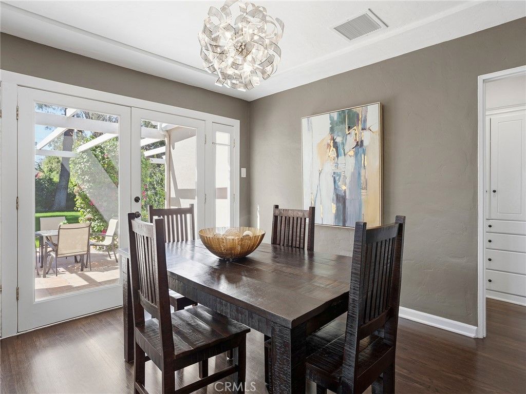 Image 10 of property listing at 5233 Lemp Avenue, Valley Village, CA 91601