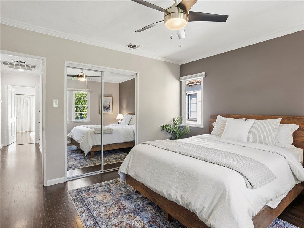 Image 18 of property listing at 5233 Lemp Avenue, Valley Village, CA 91601