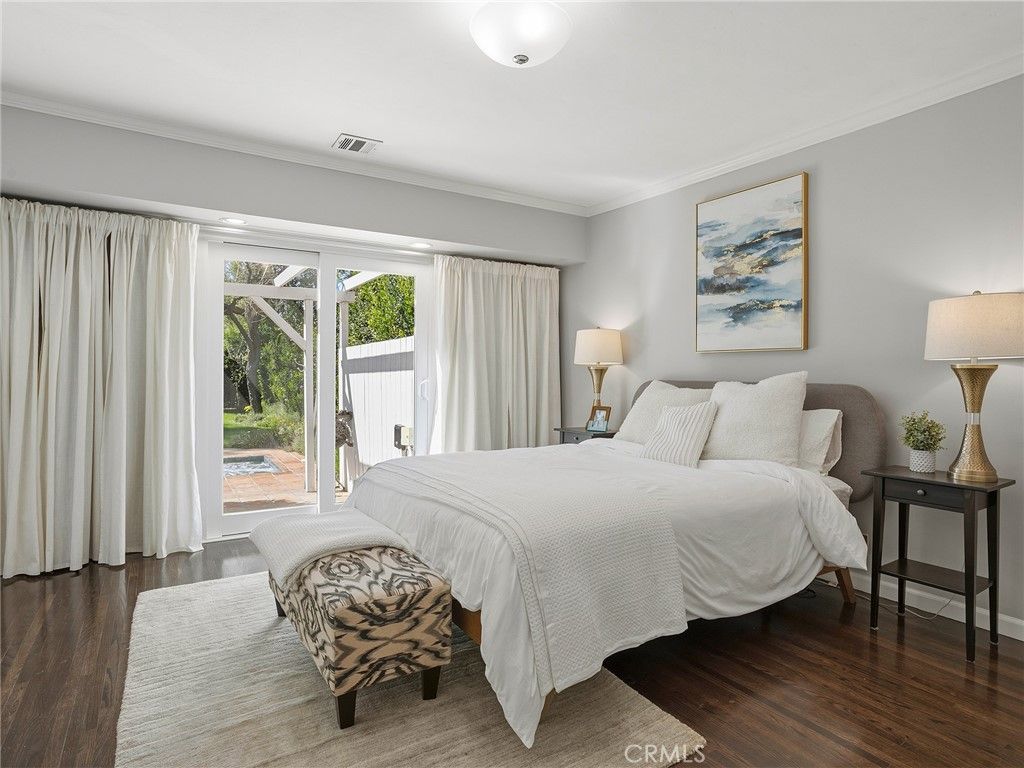 Image 19 of property listing at 5233 Lemp Avenue, Valley Village, CA 91601